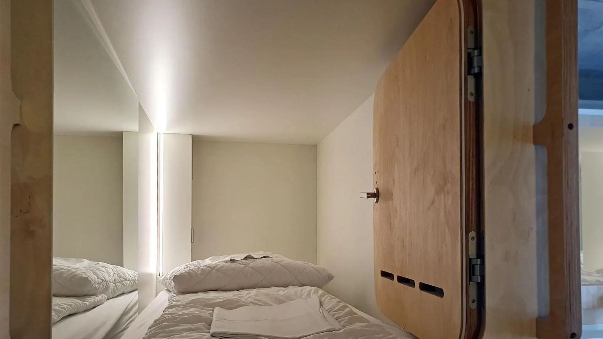 Five Elements Hostel And Capsules Frankfurt Frankfurt am Main Németország